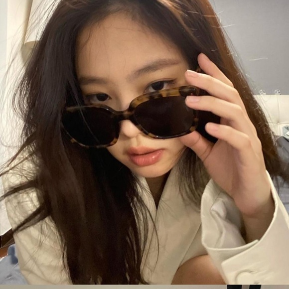 GENTLE MONSTER X JENNIE SUNGLASSES KUKU - Picture 1 of 10